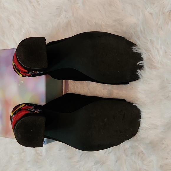 Steve Madden mules with floral embroidered  heel - Picture 6 of 8